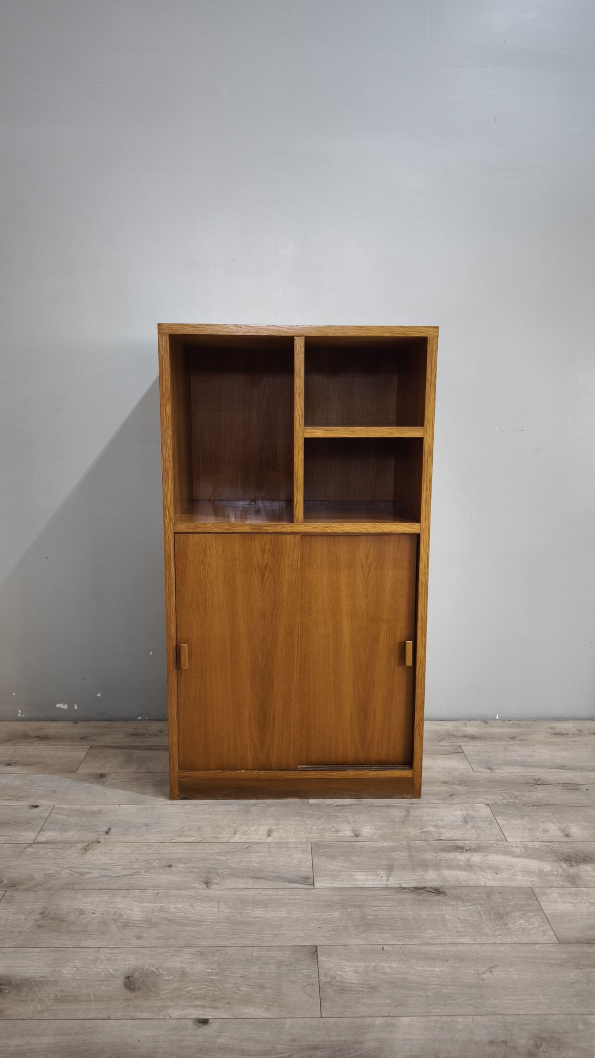 93367 Mobile con sportelli scorrevoli