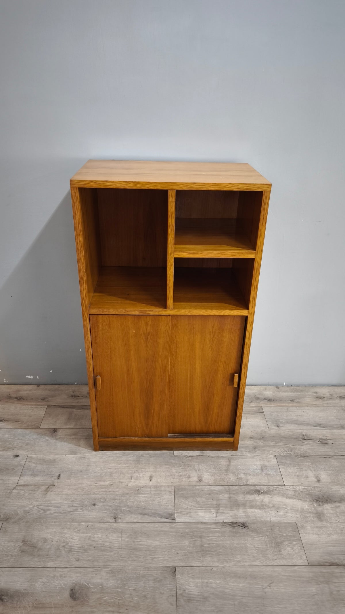 93367 Mobile con sportelli scorrevoli