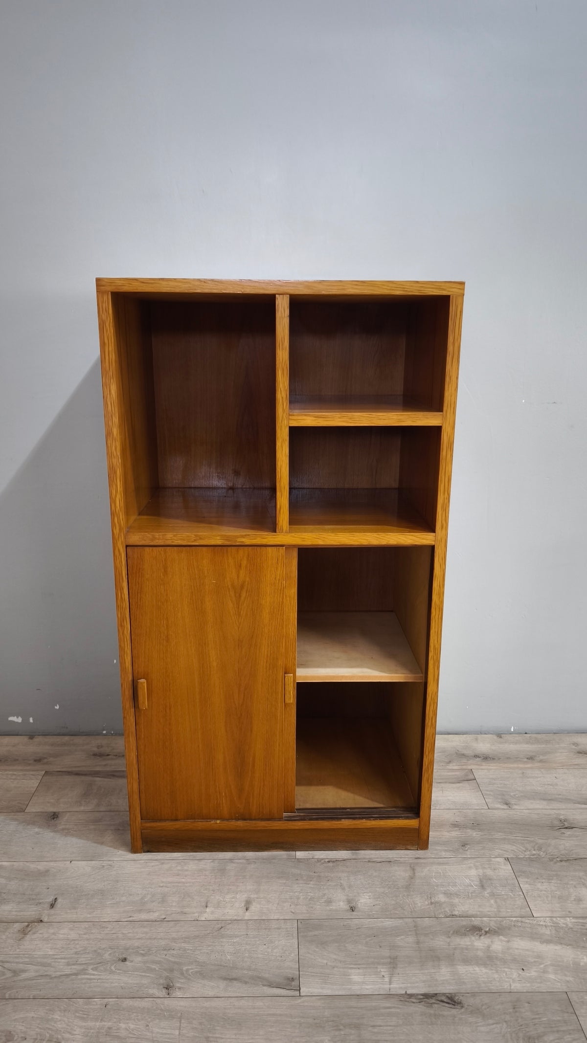 93367 Mobile con sportelli scorrevoli