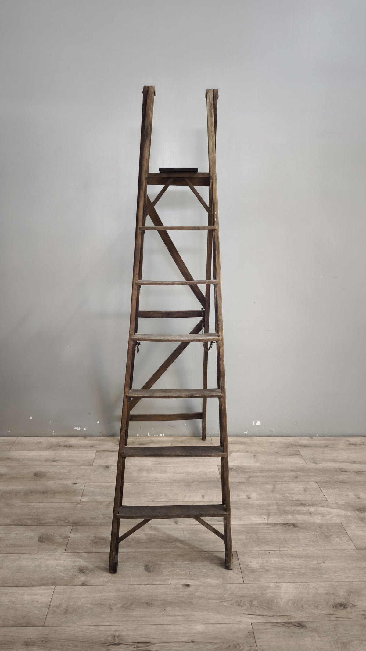 93298 Scalone vintage in legno richiudibile