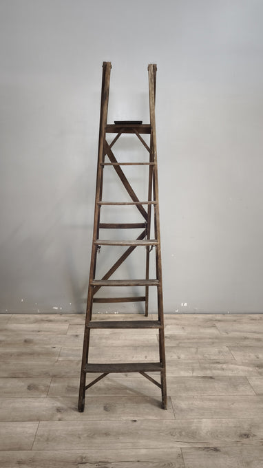 93298 Scalone vintage in legno richiudibile