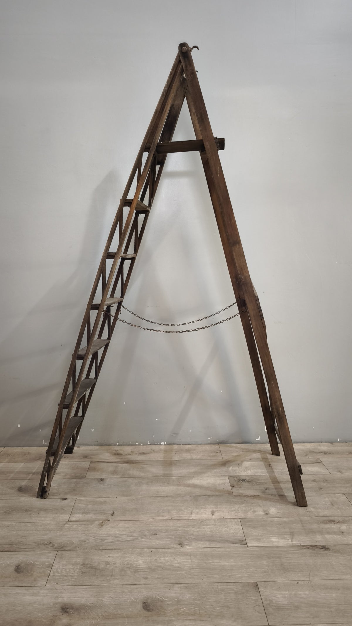 93298 Scalone vintage in legno richiudibile