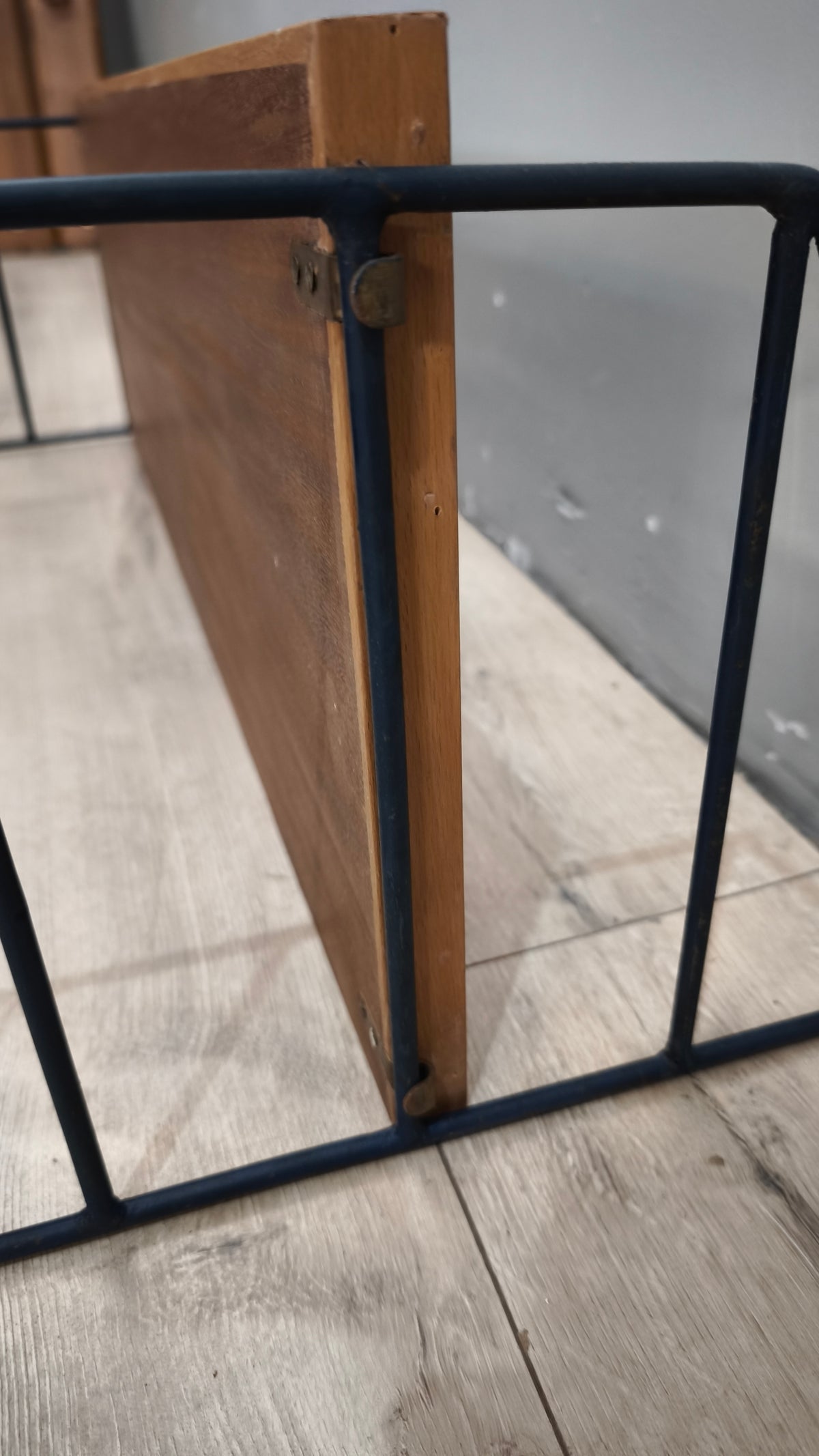 93395 Scaffale pensile anni '60