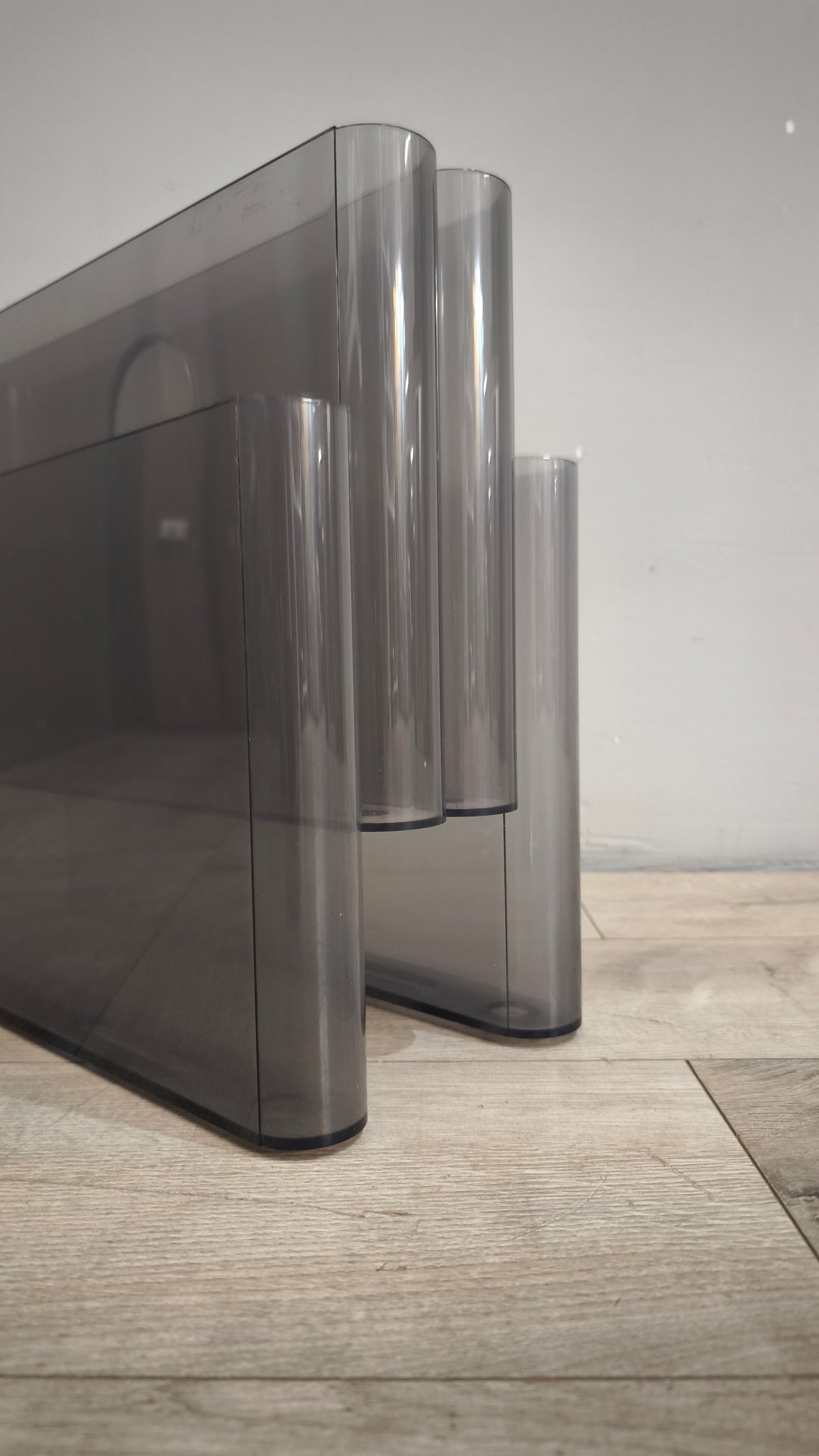 93398 Porta riviste Kartell