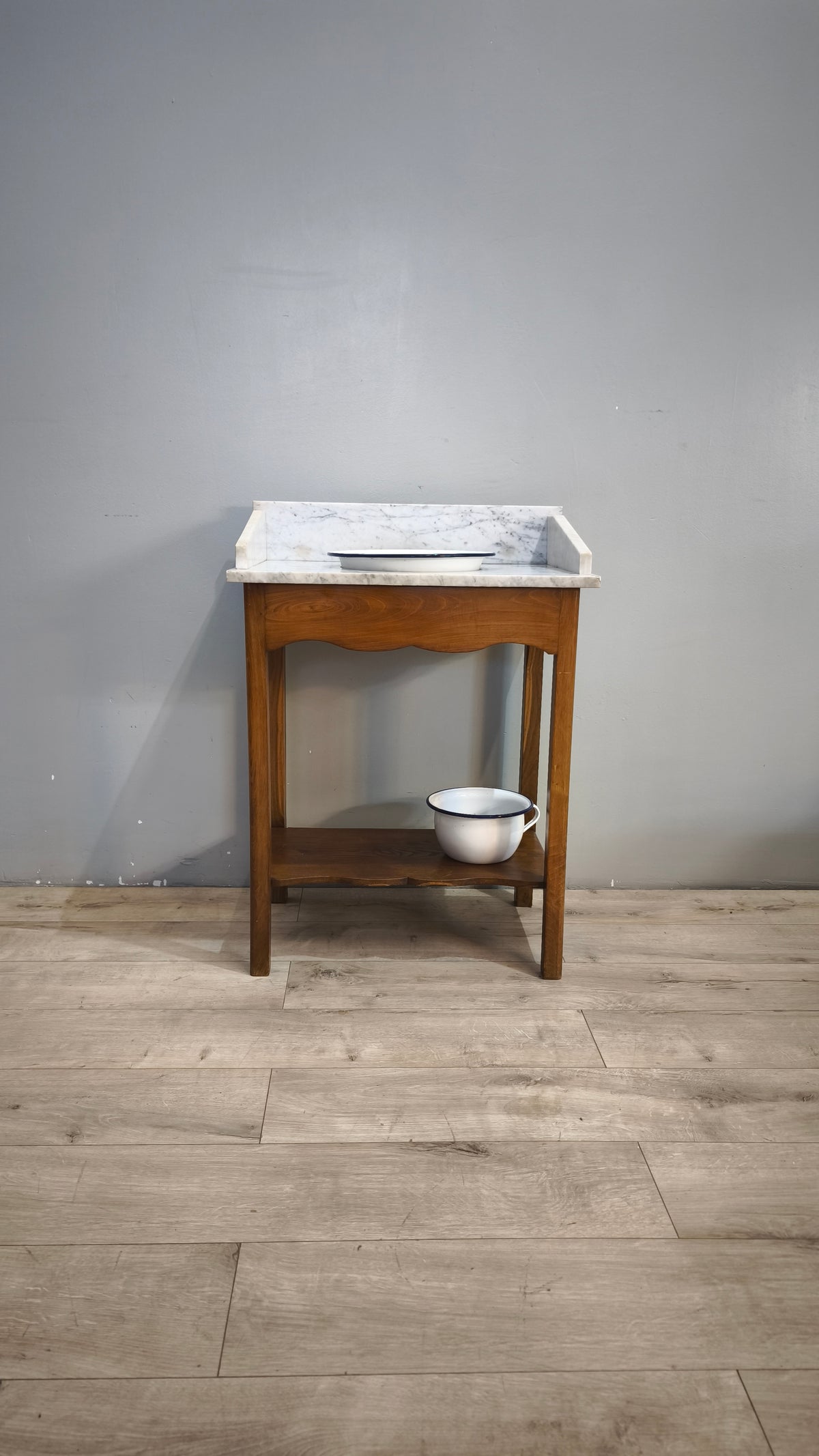 93523 Toletta in legno con piano in marmo e catini