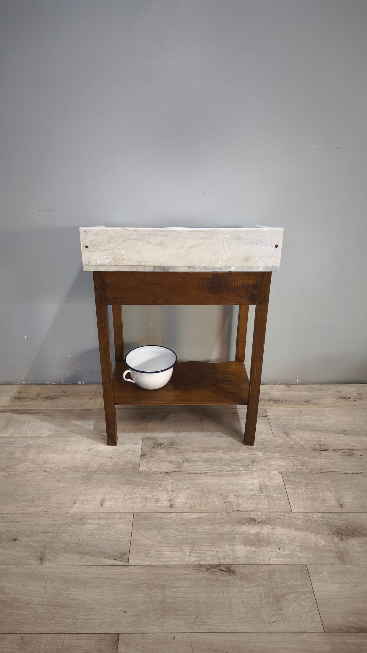 93523 Toletta in legno con piano in marmo e catini