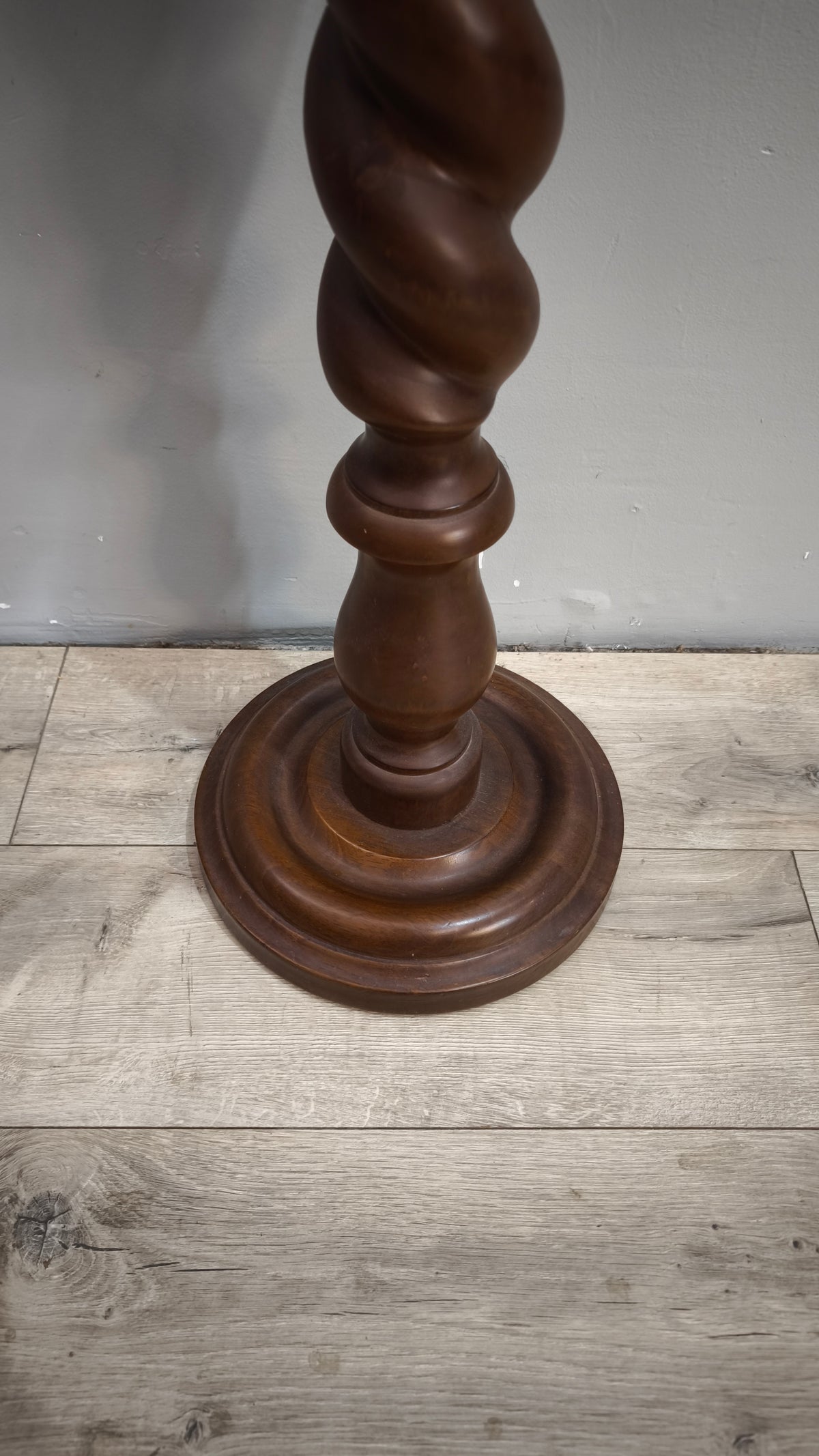 93579 Colonna in legno