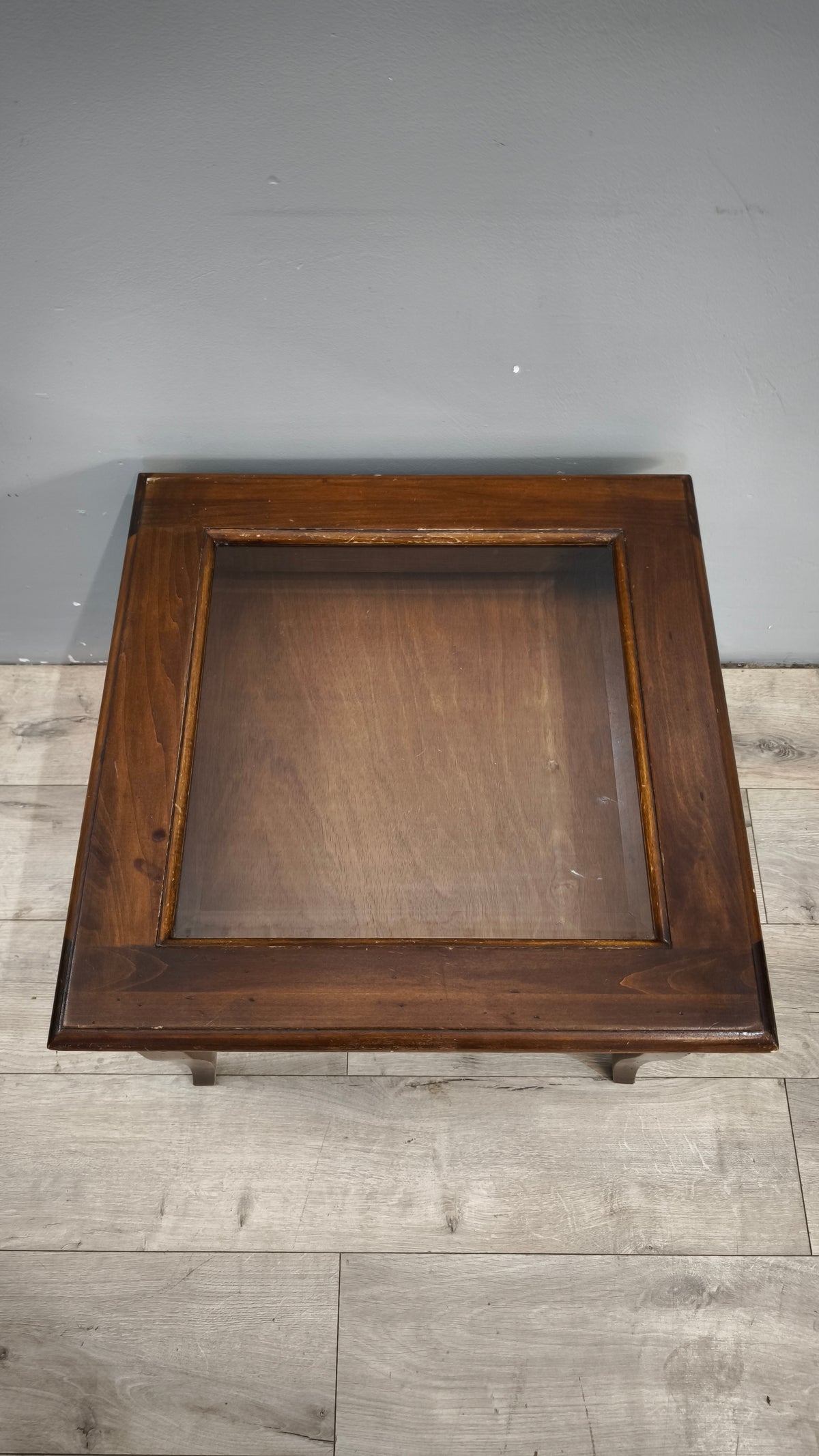 99591 Tavolino da salotto in legno con teca