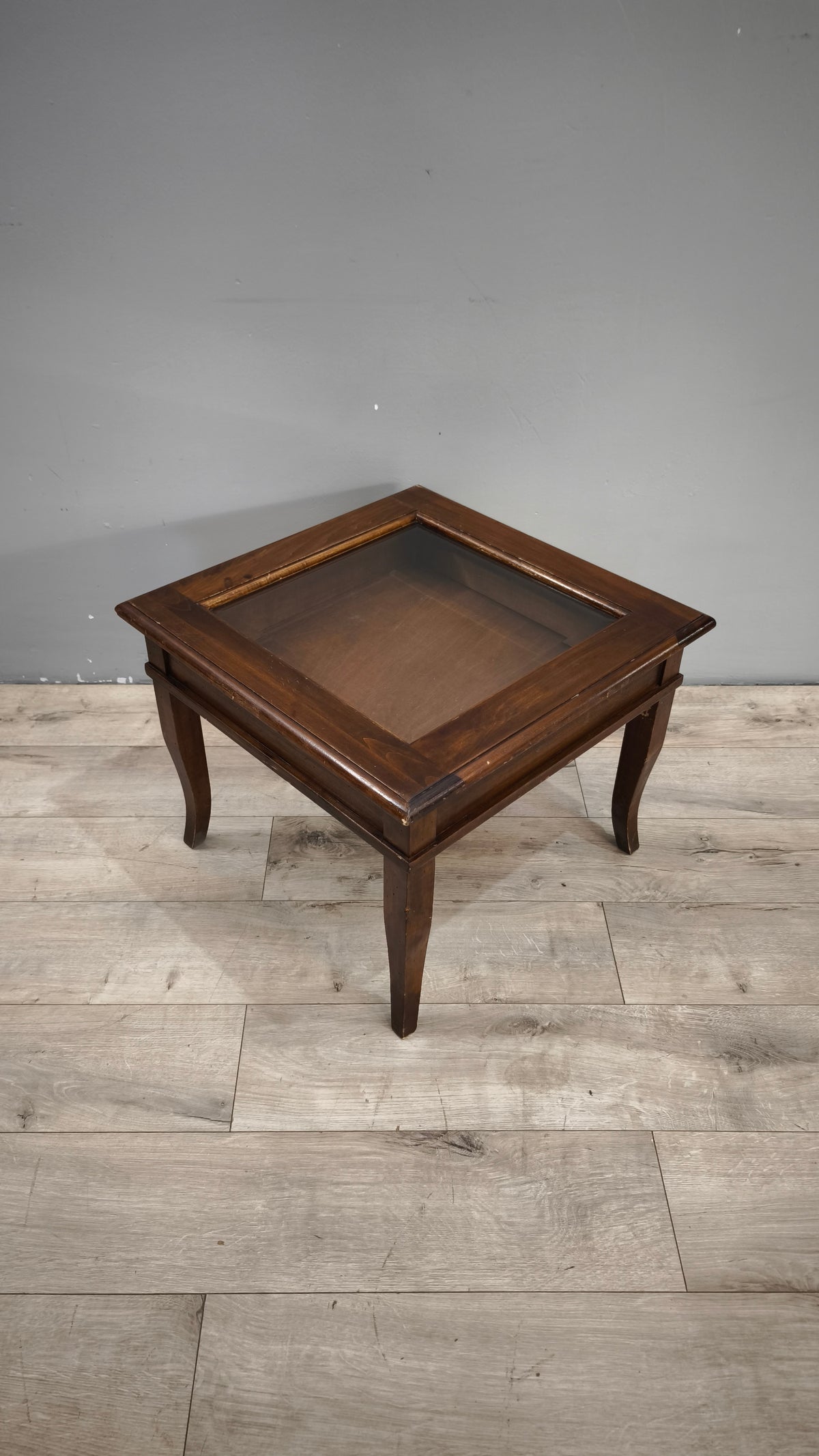99591 Tavolino da salotto in legno con teca