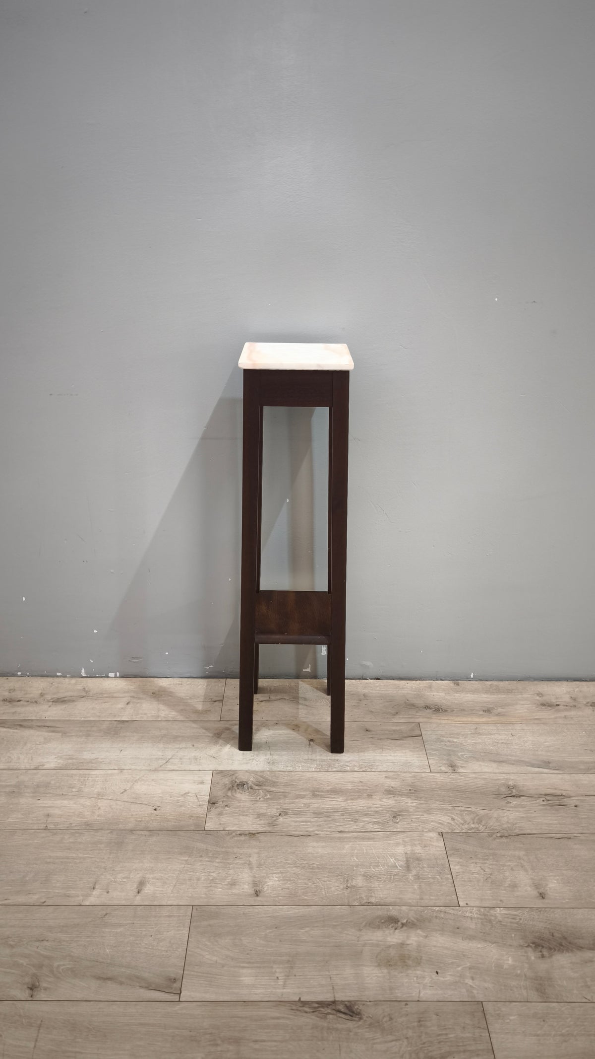 93612 Alzata in legno con piano in marmo