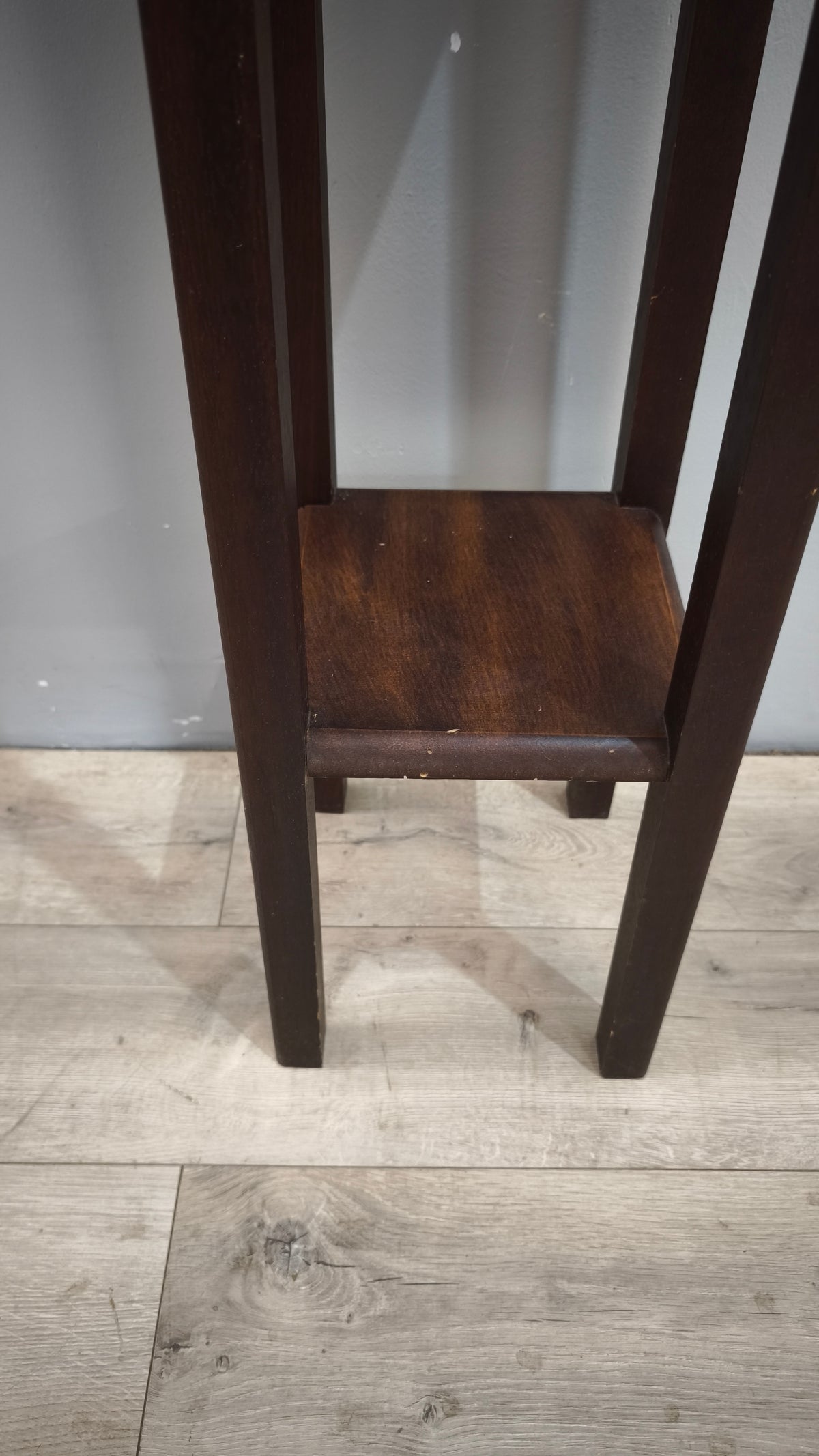 93612 Alzata in legno con piano in marmo