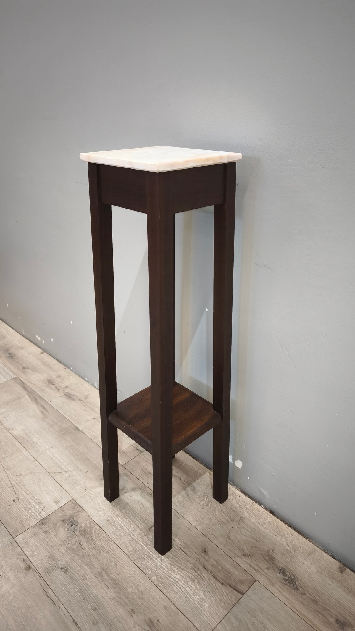 93612 Alzata in legno con piano in marmo