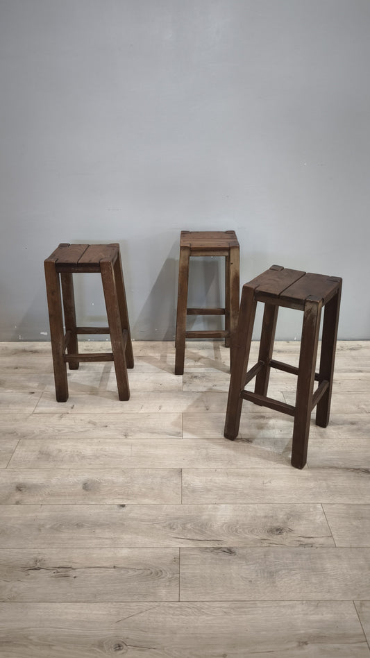 93611 Sgabello alto in legno