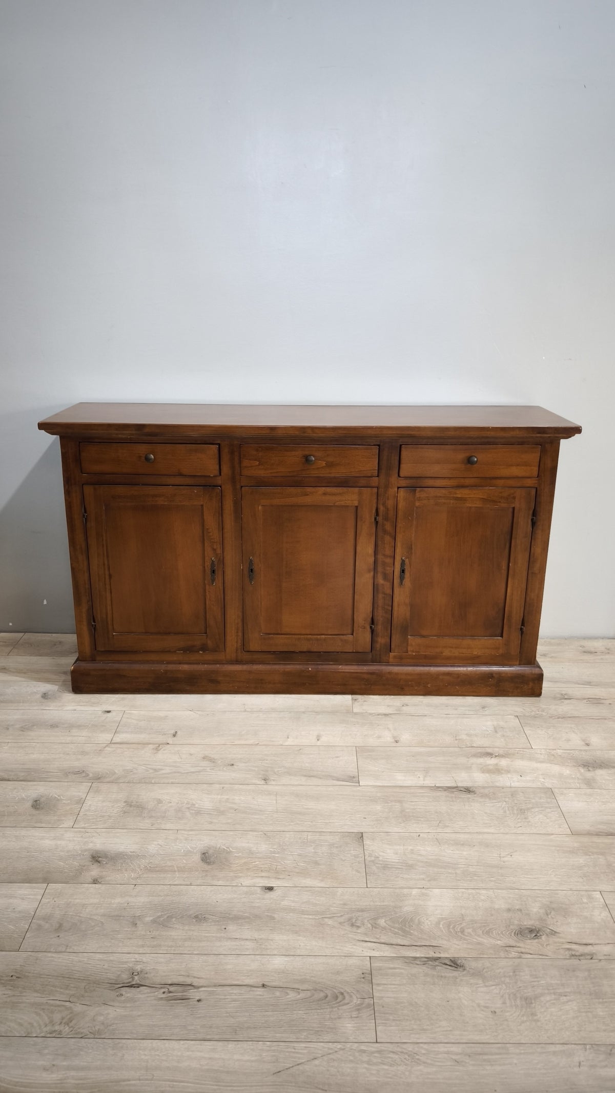 93661 Servante in legno tre sportelli e tre cassetti