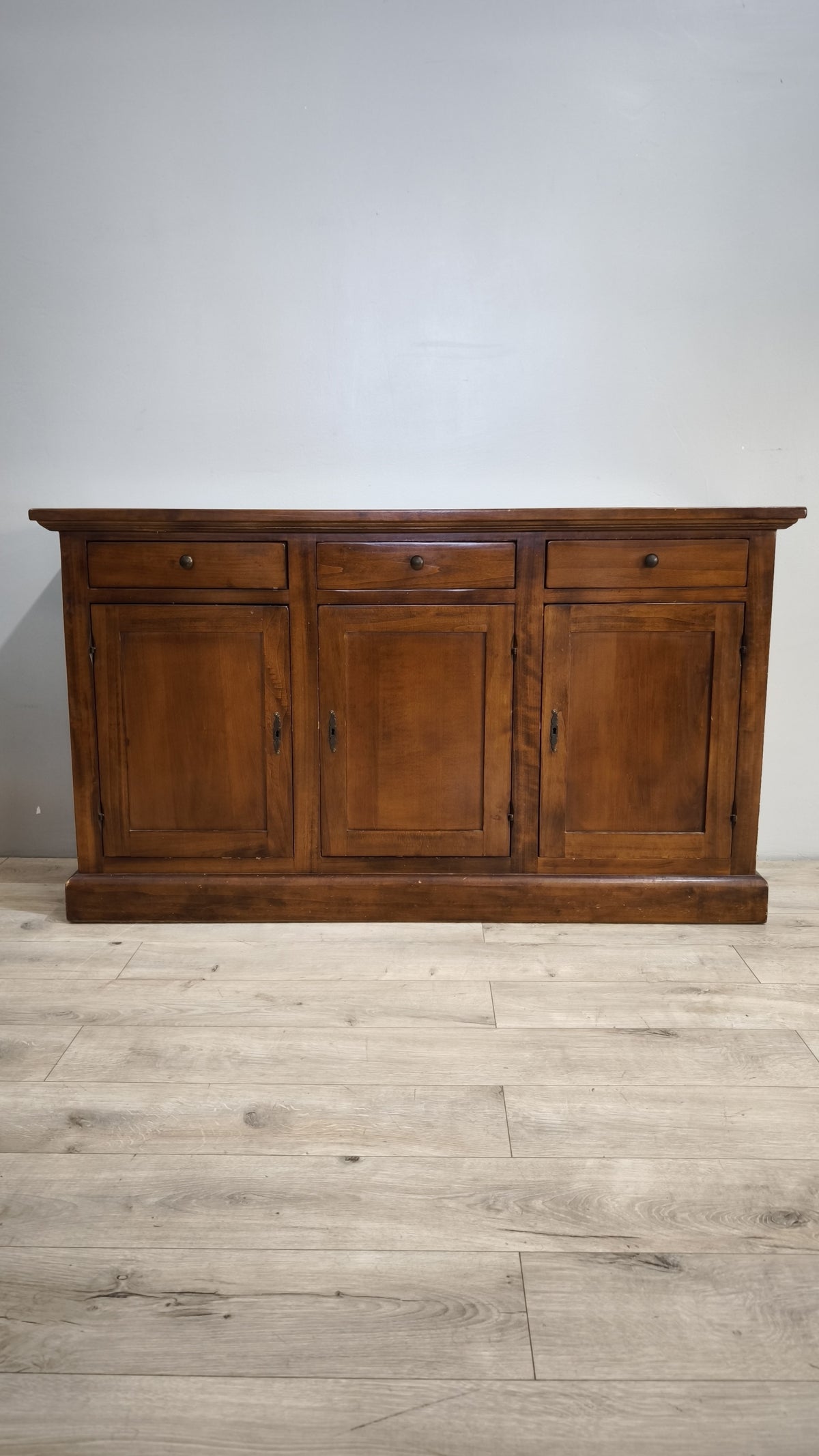 93661 Servante in legno tre sportelli e tre cassetti