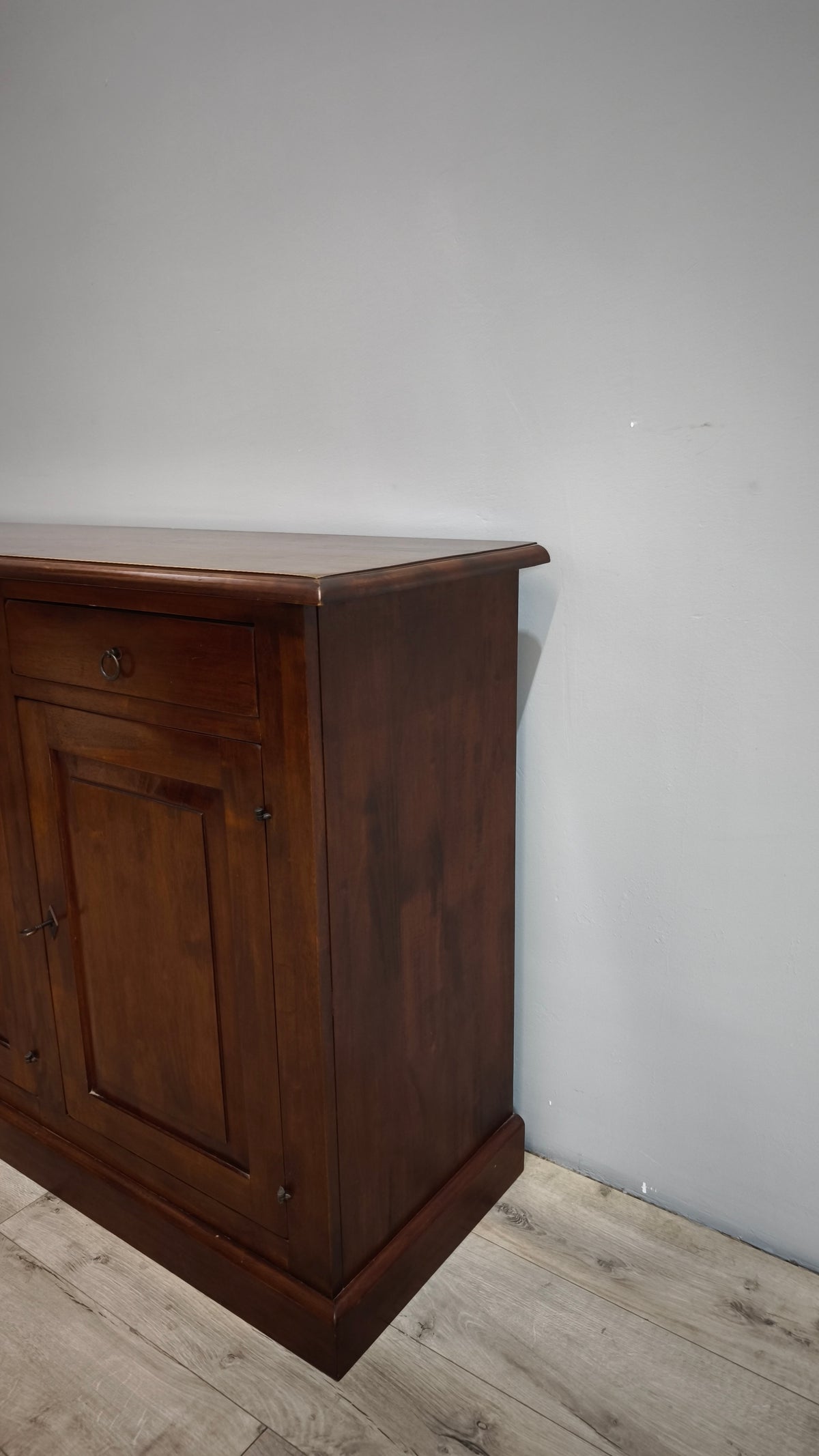 93656 Servante in legno tre sportelli e tre cassetti