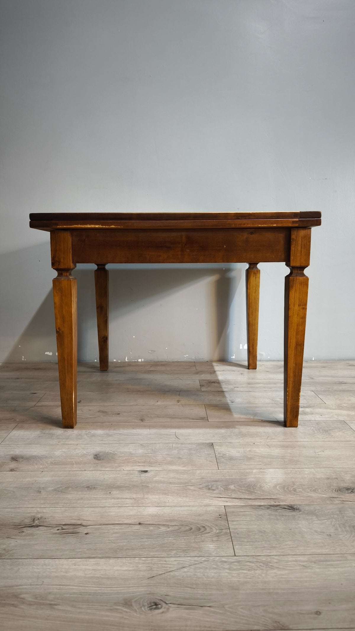 93659 Tavolo allungabile in legno con piano a libretto