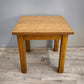 93607 Tavolo in legno con piano quadrato