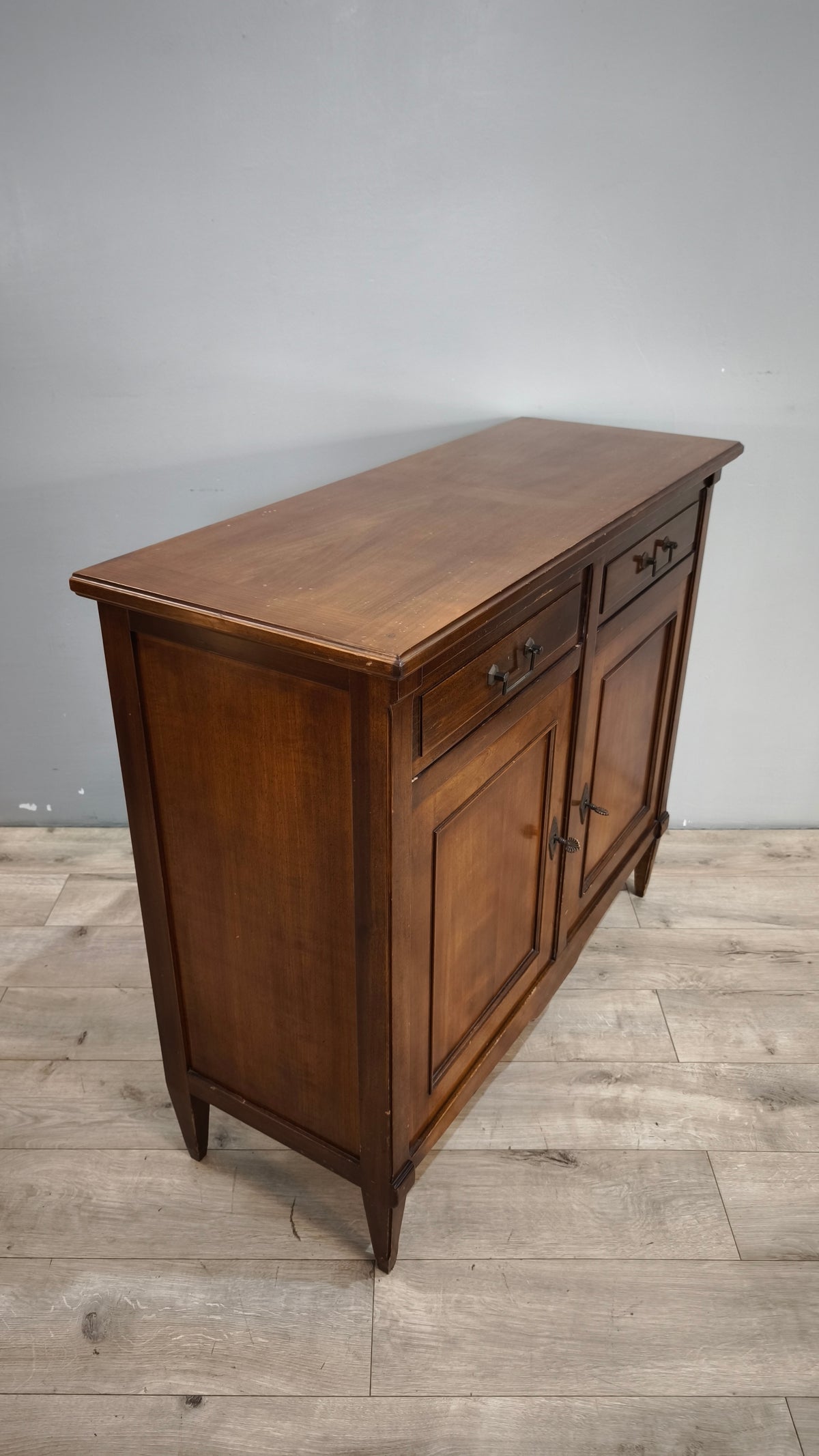 93681 Credenzina in legno due sportelli e due cassetti