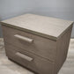 93618 Coppia di comodini grigi con due cassetti