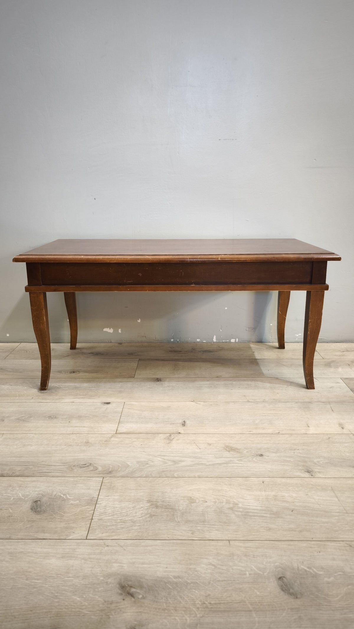 93736 Tavolino da salotto in legno con piano apribile