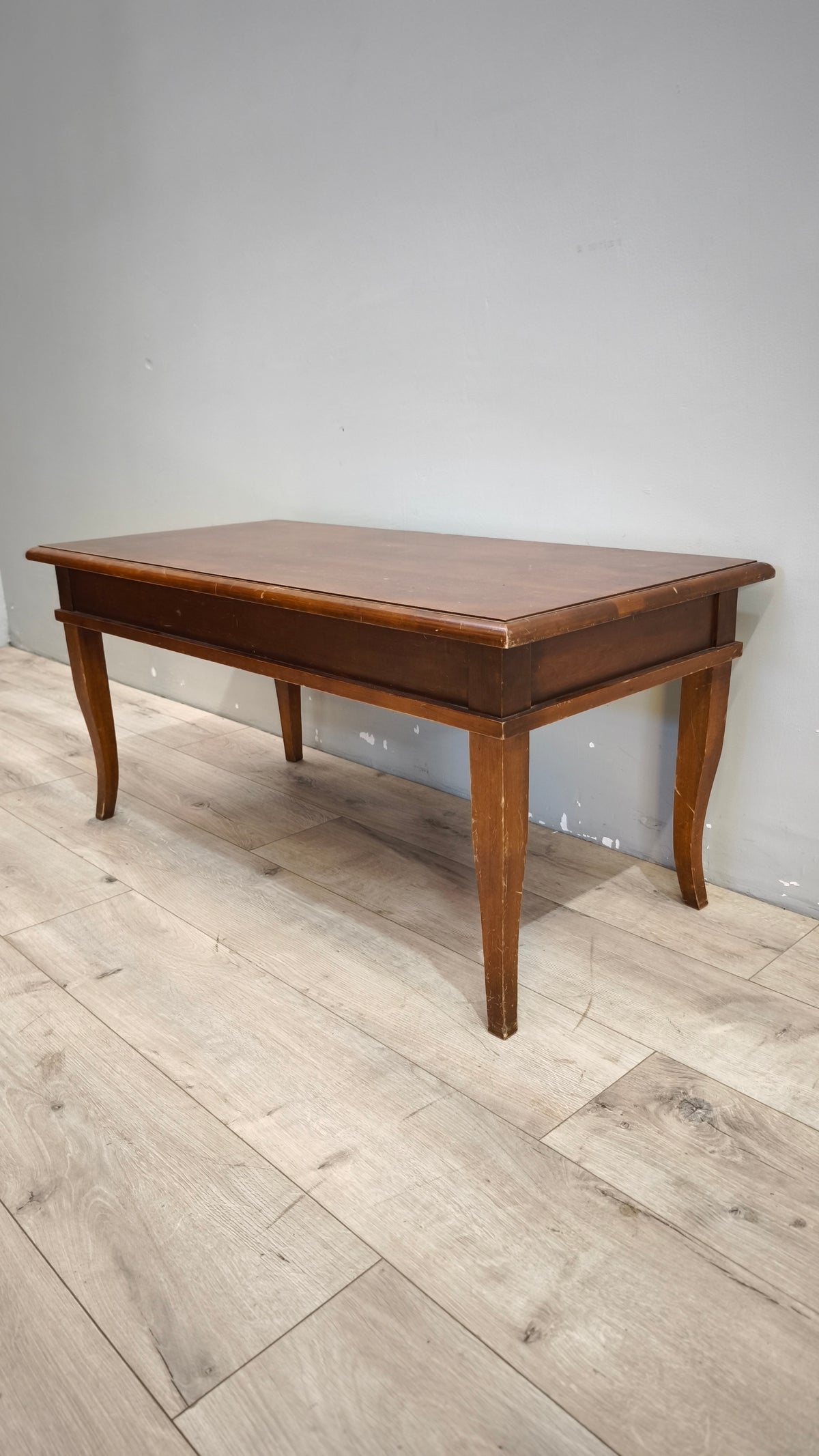 93736 Tavolino da salotto in legno con piano apribile