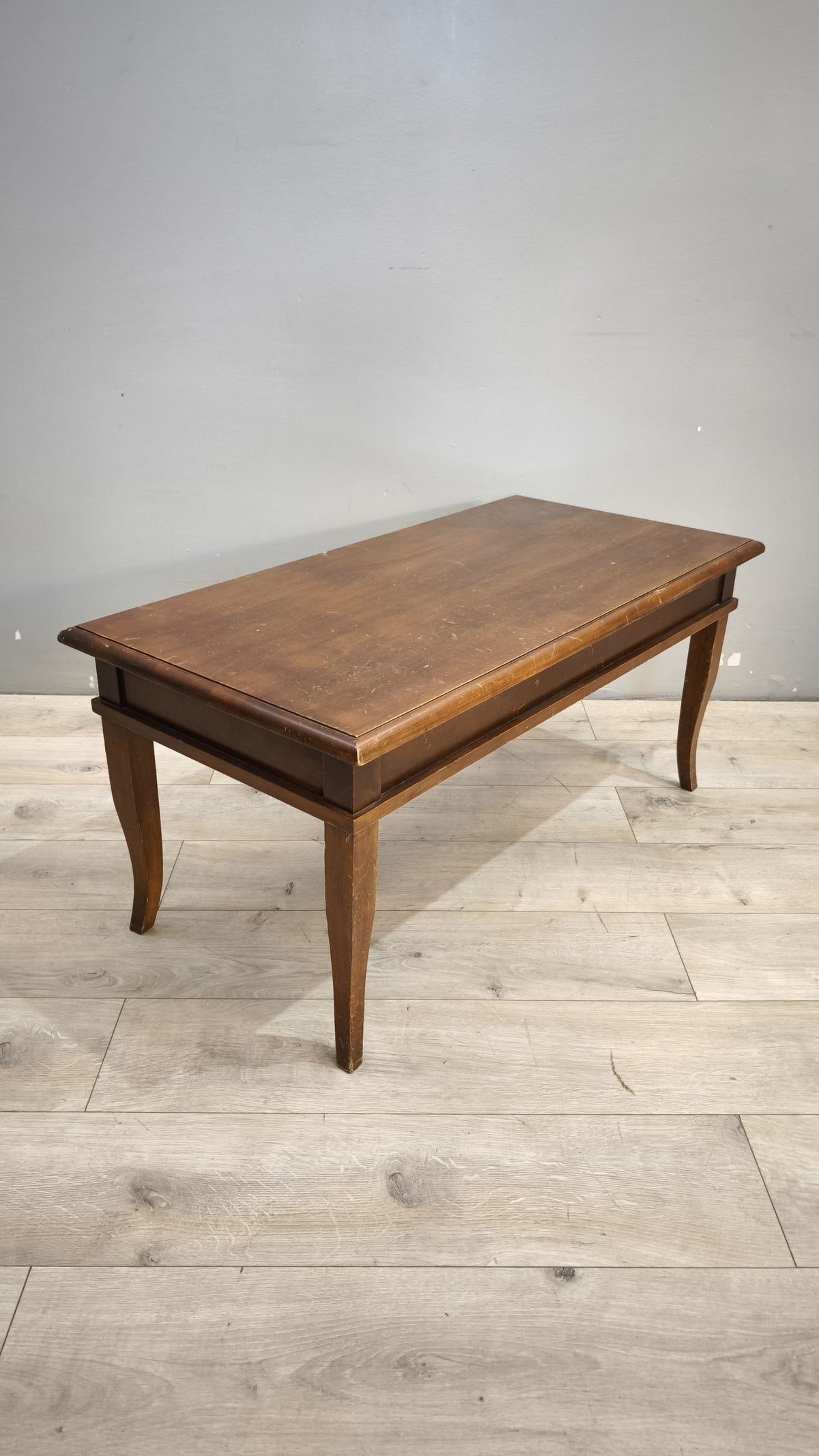 93736 Tavolino da salotto in legno con piano apribile
