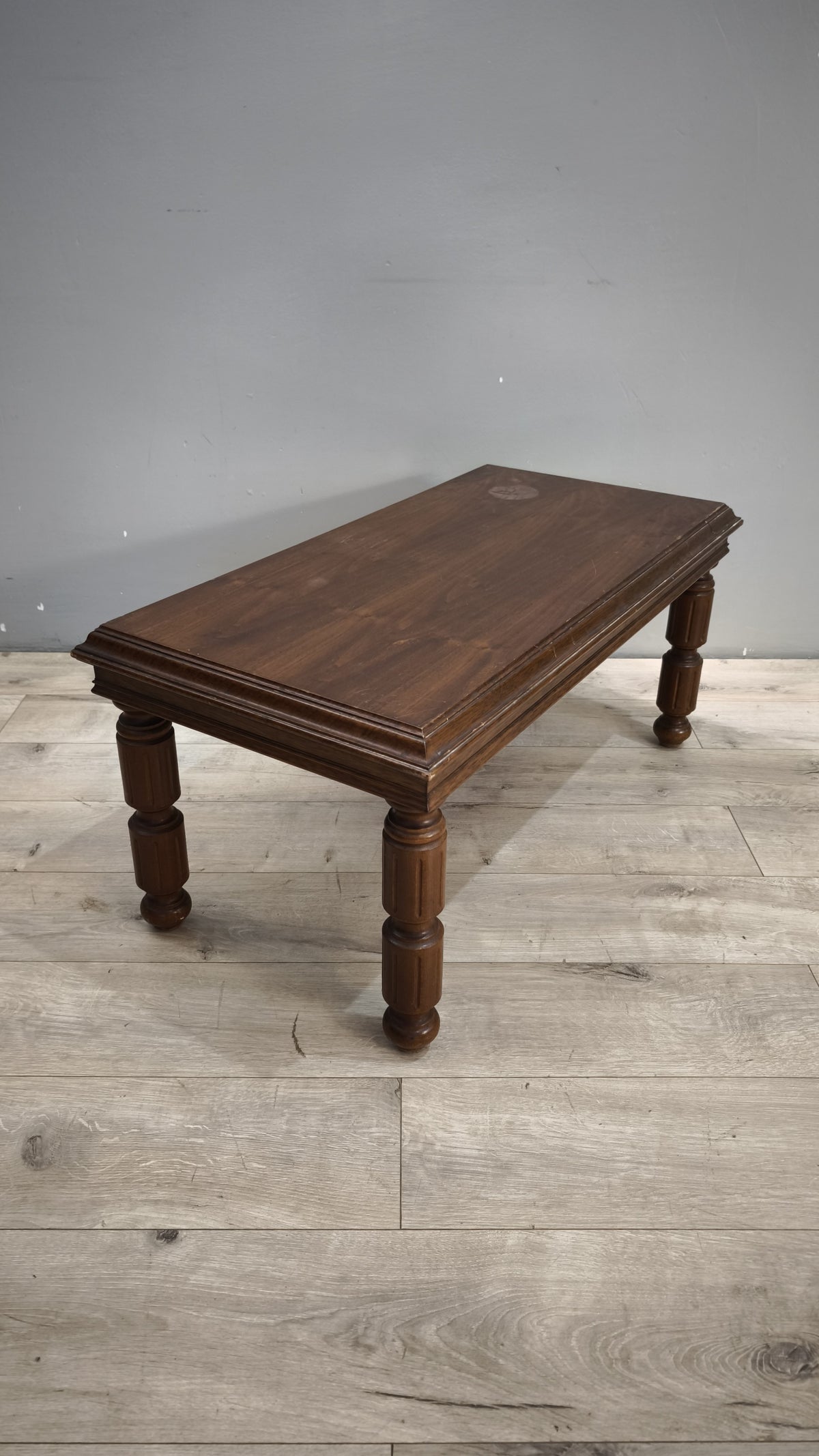 93737 Tavolo da salotto in legno con piano rettangolare