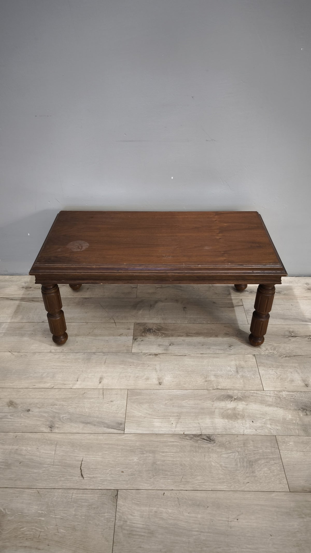 93737 Tavolo da salotto in legno con piano rettangolare