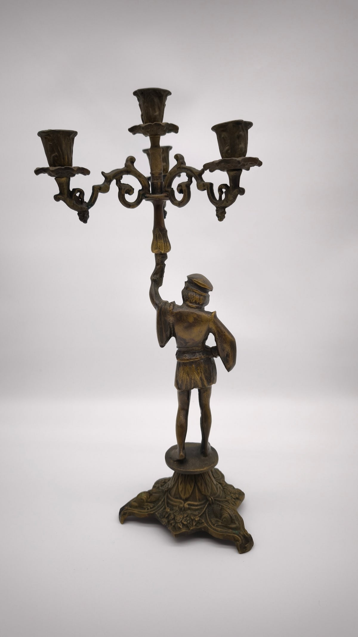 93853 Candelabro in bronzo