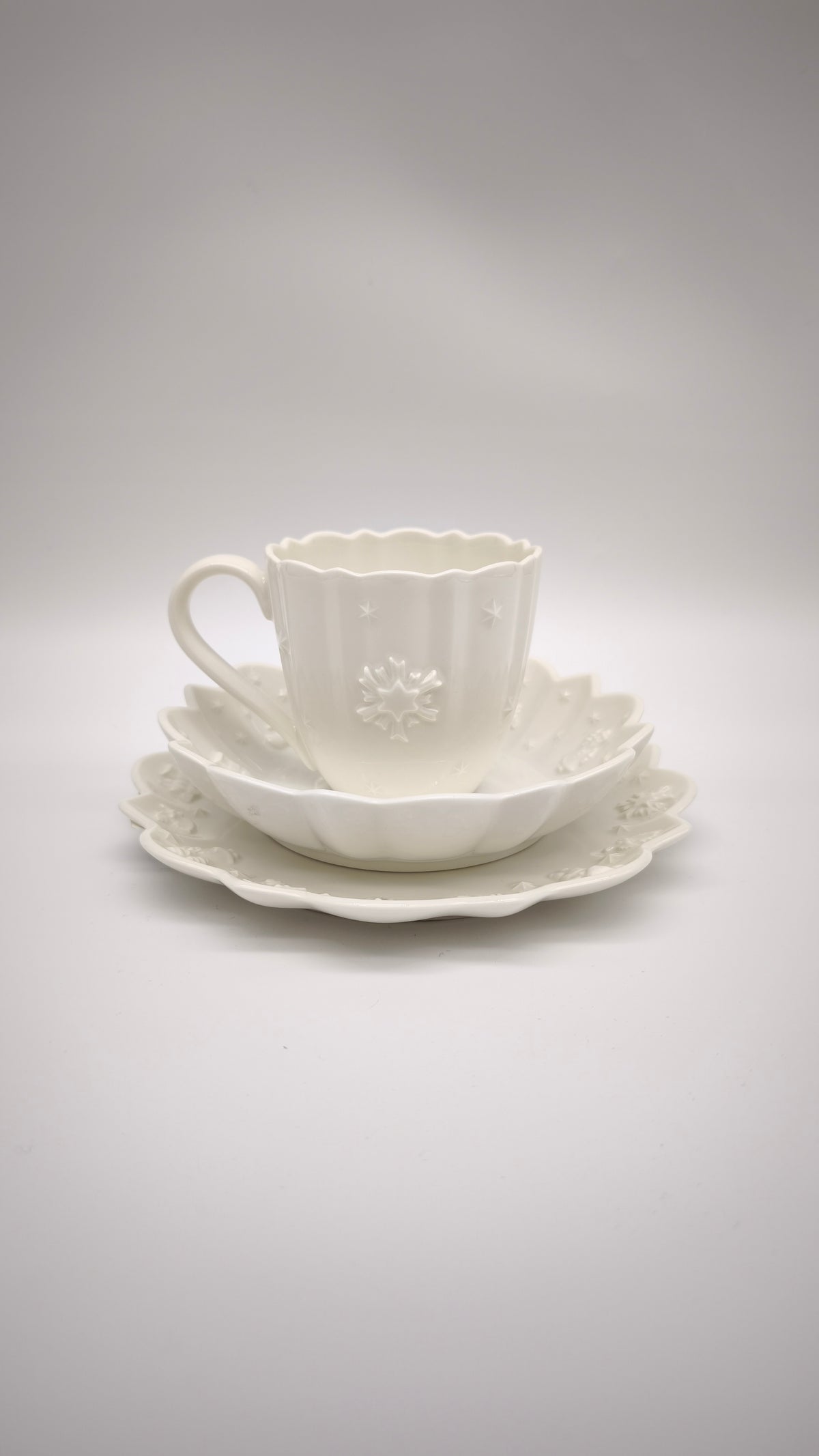93891 Set tazza con piattino e piatto da dolce Villeroy & Boch serie Toy's Delight in porcellana bianca