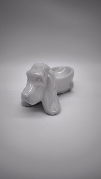 93811 Porta cenere Basset Hound in ceramica bianca