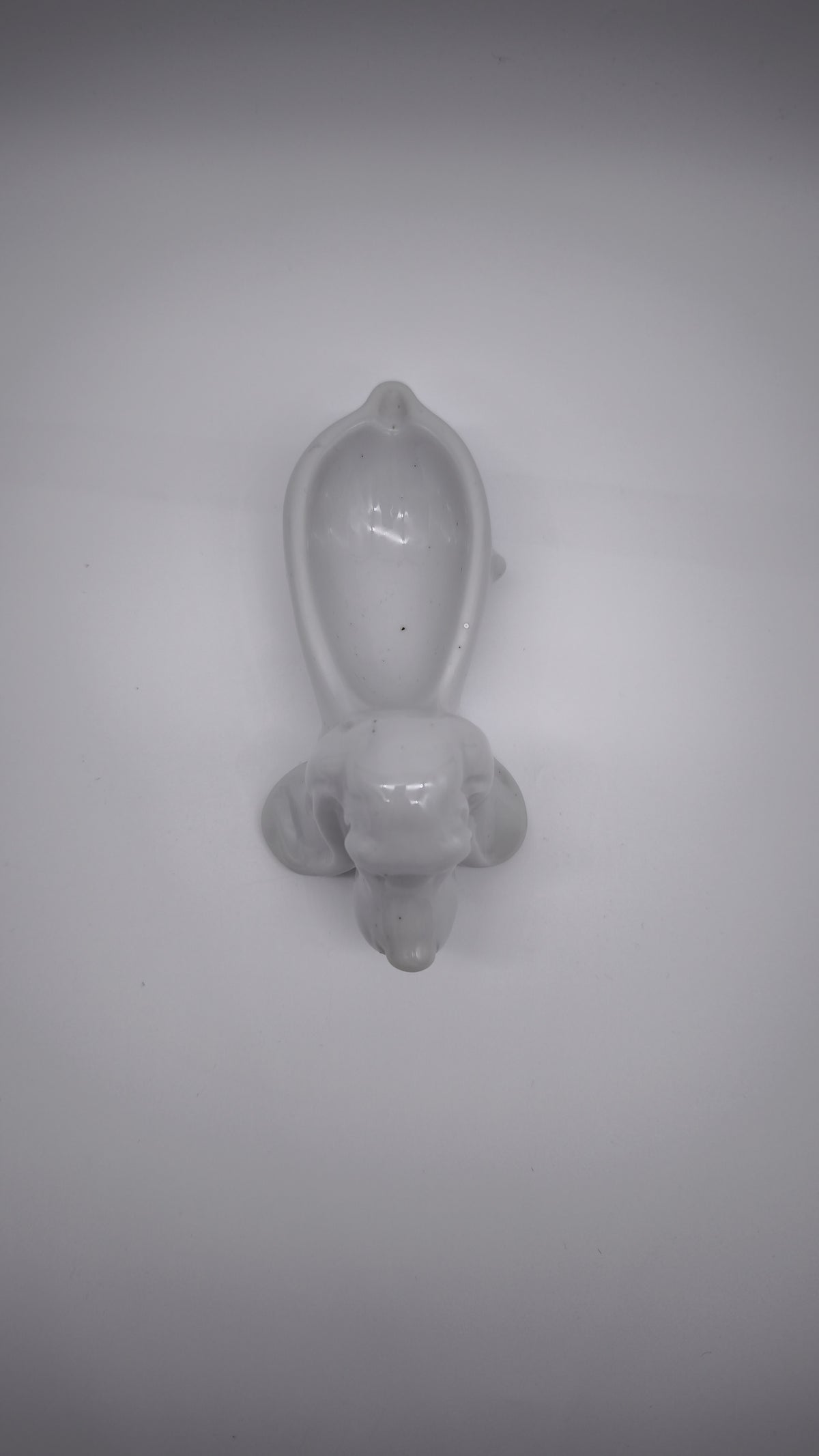 93811 Porta cenere Basset Hound in ceramica bianca