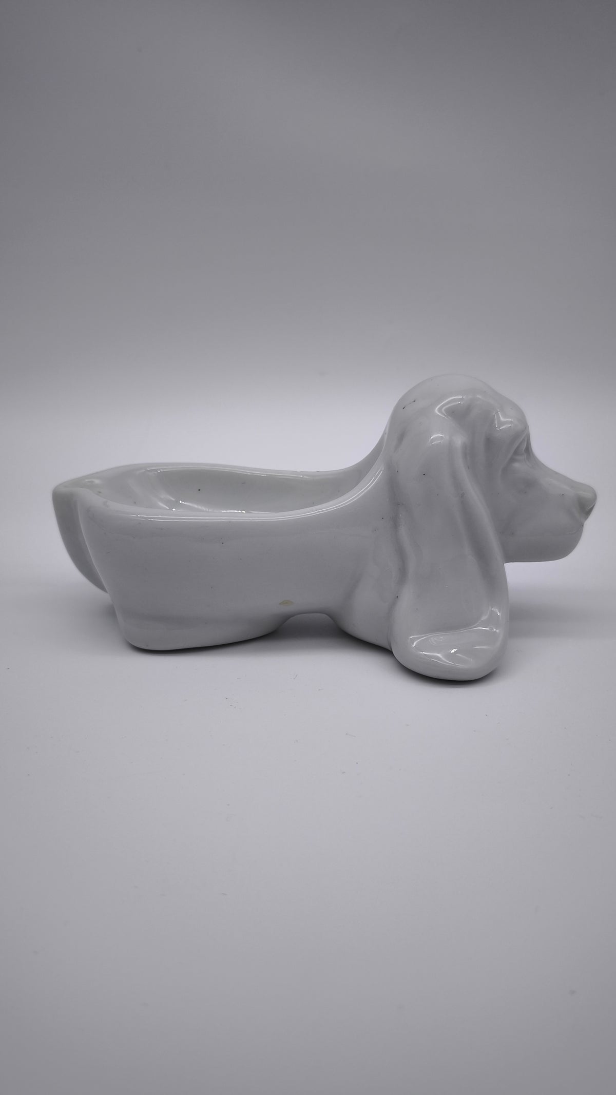 93811 Porta cenere Basset Hound in ceramica bianca