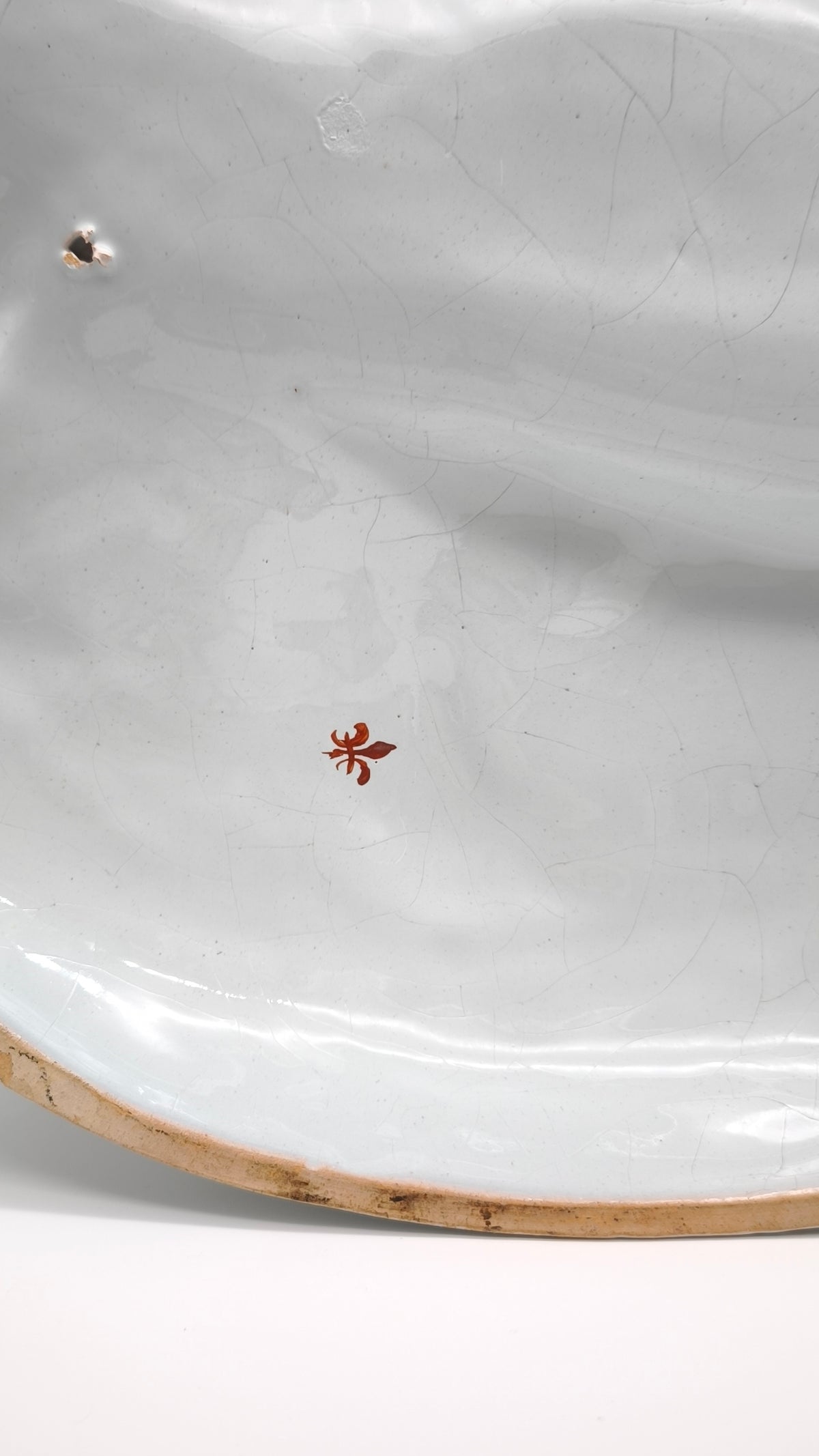 93880 Calamaio in maiolica dipinta con leone rampante, XIX secolo