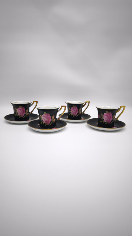 93826 Set n 4 tazzine con piattino in ceramica Limoges Sévrès nere con decorazione rose