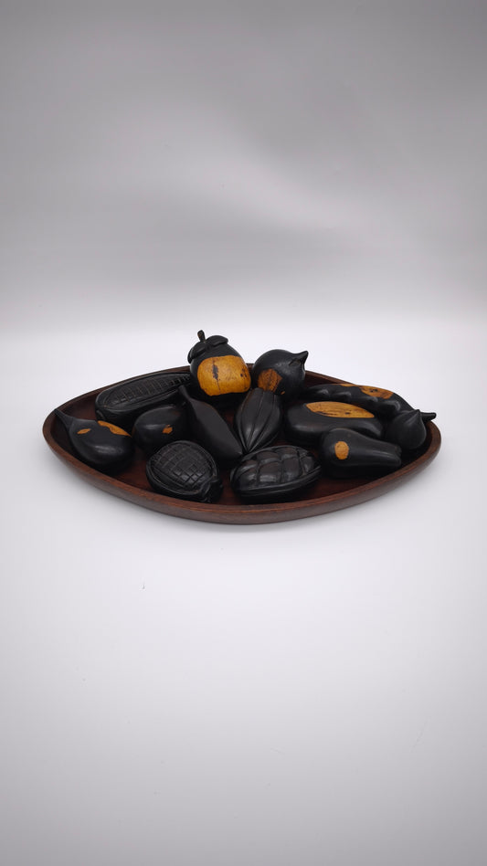93945 Set di frutta in legno etnico intagliato con vassoio