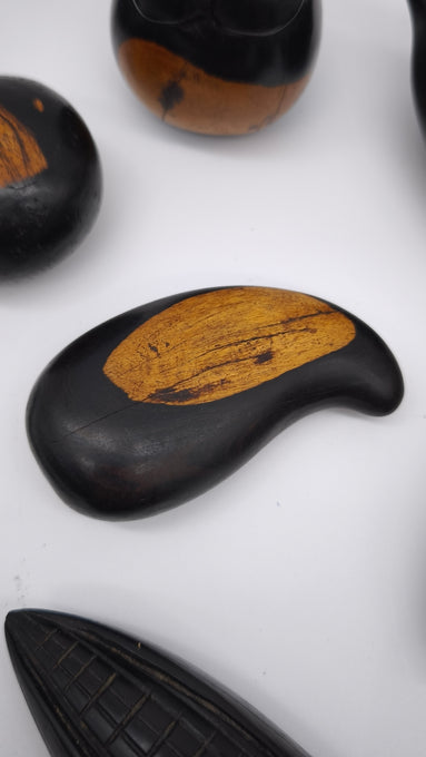 93945 Set di frutta in legno etnico intagliato con vassoio