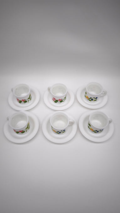 93915 Set n 6 tazzine con piattino in arcopal con decorazione a motivo floreale