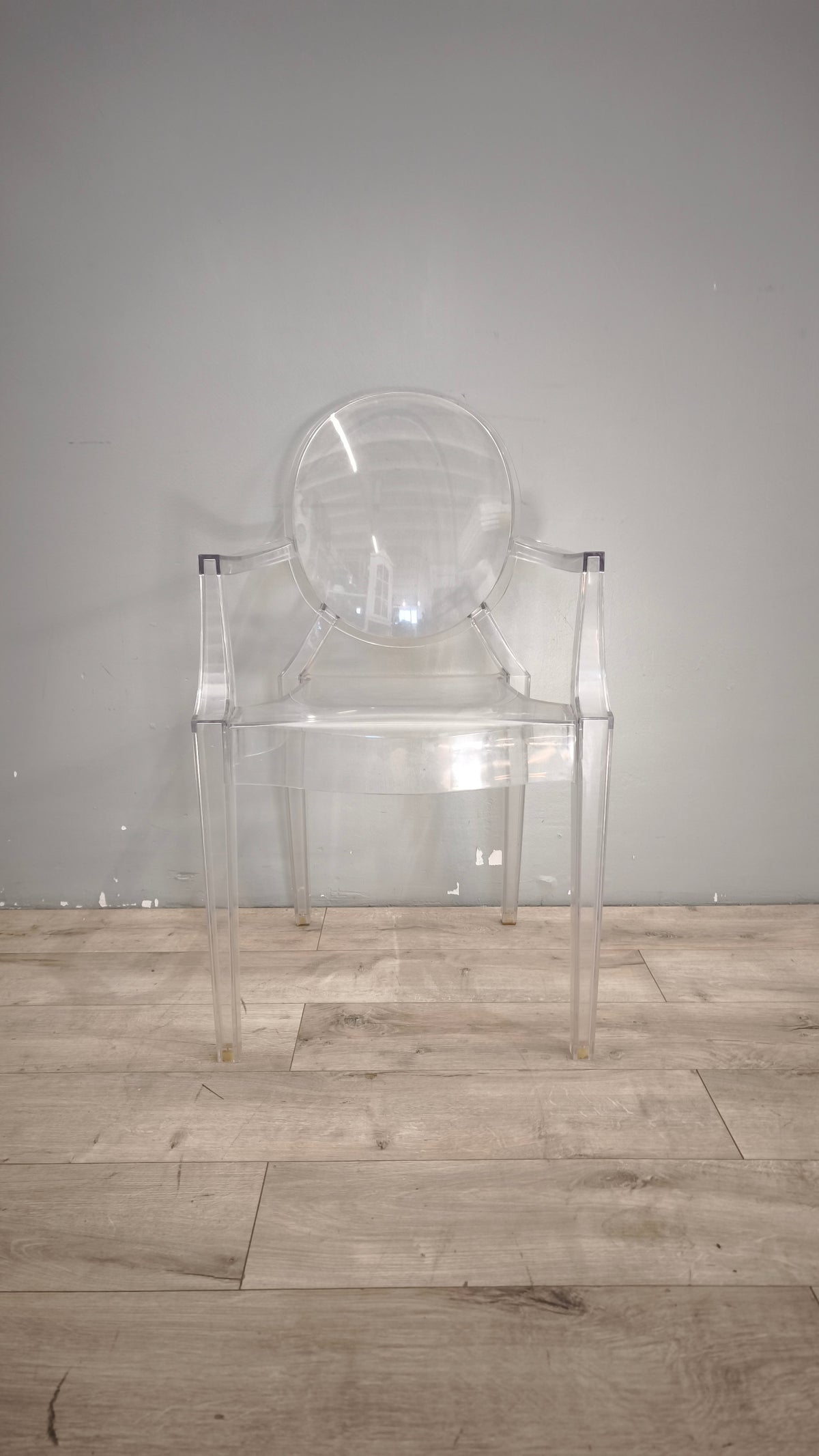 93972 Poltroncina Kartell con braccioli modello Louis Ghost