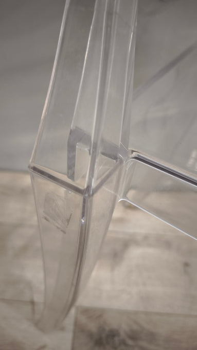 93972 Poltroncina Kartell con braccioli modello Louis Ghost