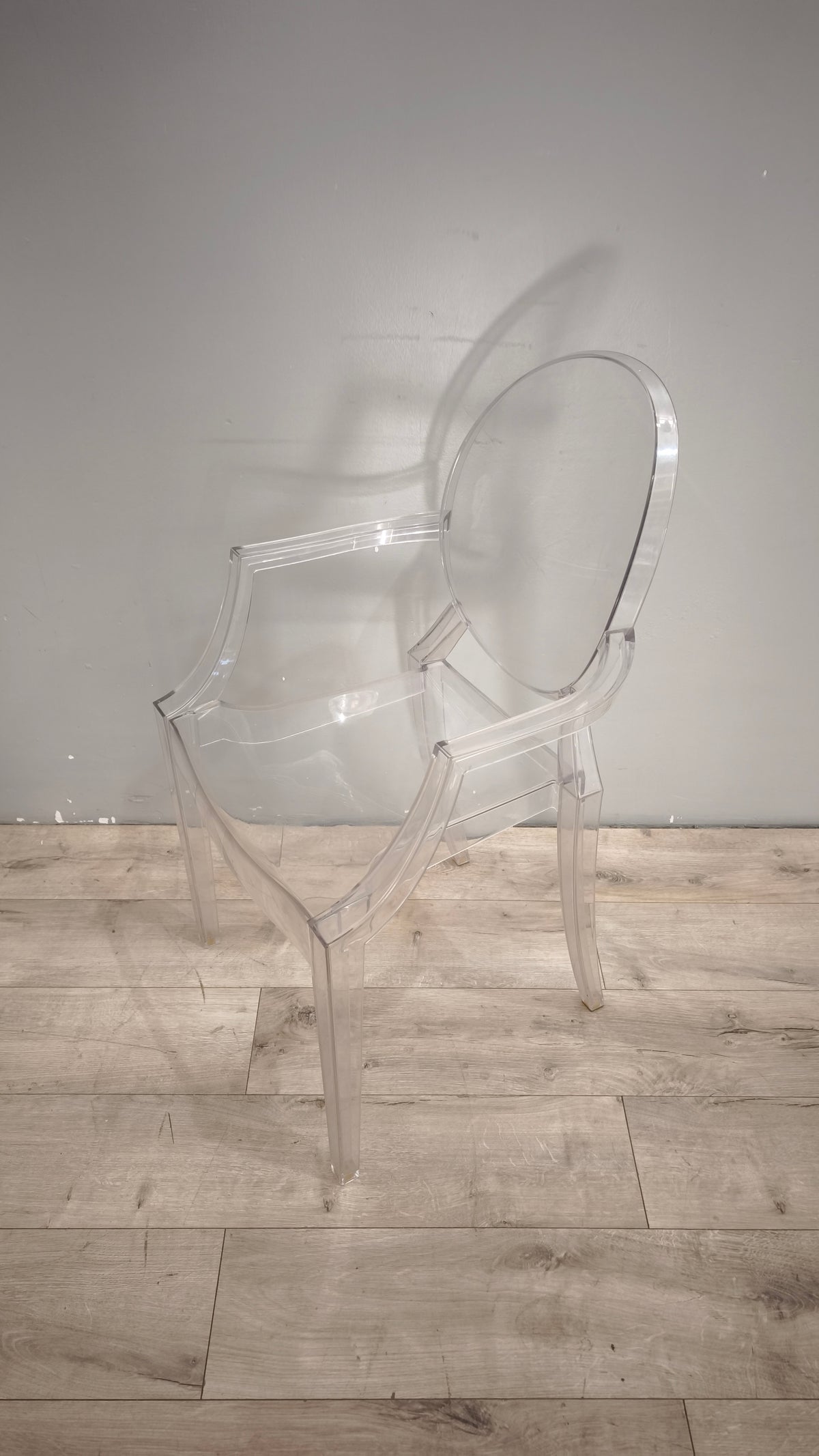 93972 Poltroncina Kartell con braccioli modello Louis Ghost