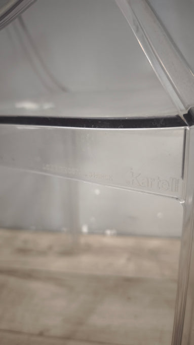 93972 Poltroncina Kartell con braccioli modello Louis Ghost