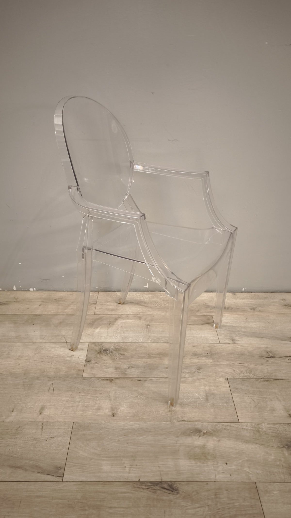 93972 Poltroncina Kartell con braccioli modello Louis Ghost