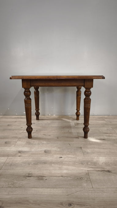 94016 Tavolo allungabile in legno con piano quadrato
