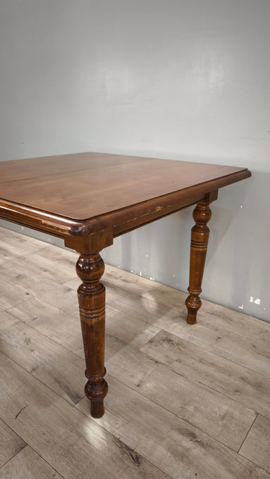 94016 Tavolo allungabile in legno con piano quadrato