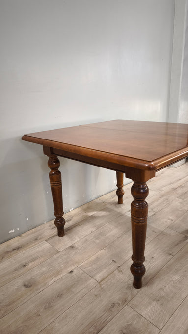 94016 Tavolo allungabile in legno con piano quadrato