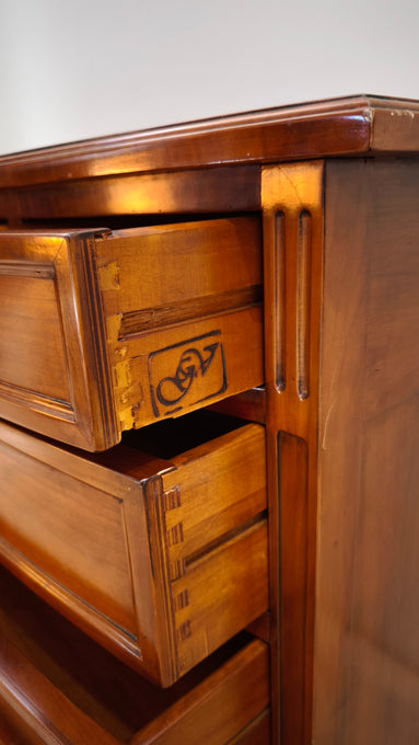 94077 Comò bombato in legno