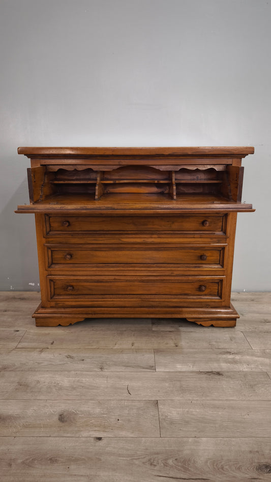 94150 Comò in legno massello con tre cassetti e piano a ribalta