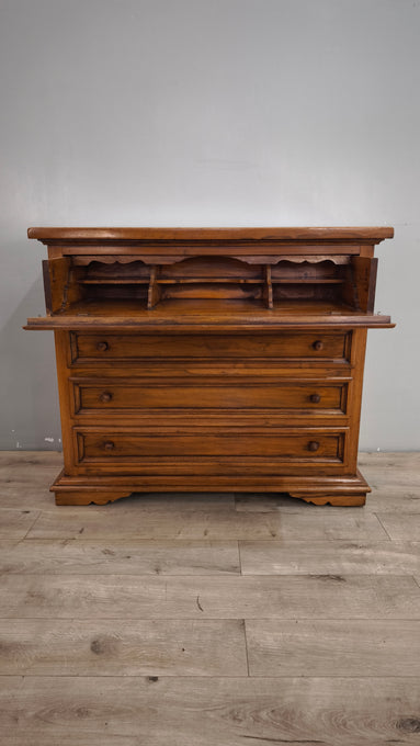 94150 Comò in legno massello con tre cassetti e piano a ribalta